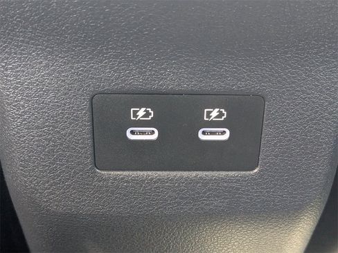 Used 2025 Nissan Kicks SR image 15