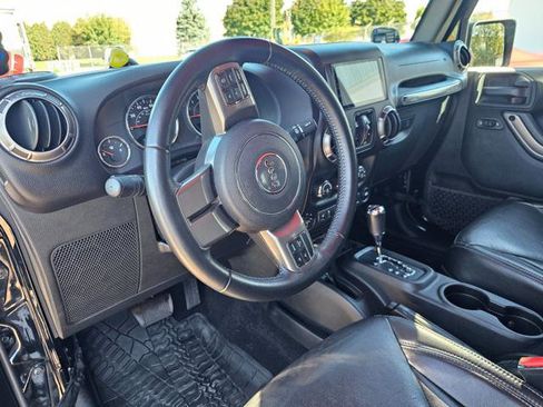 Used 2018 Jeep Wrangler Unlimited Sahara image 6