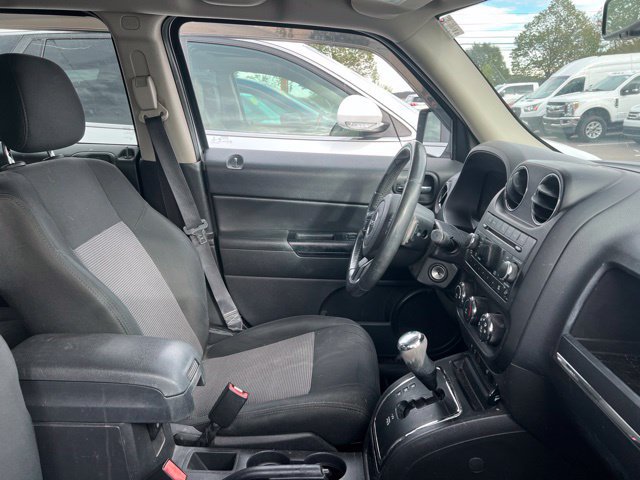 Used 2014 Jeep Patriot Latitude FWD image 9