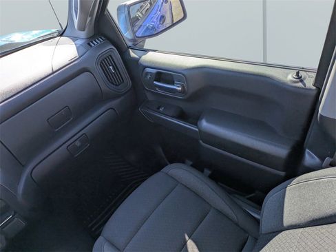 Used 2025 Chevrolet Silverado 1500 Custom image 17