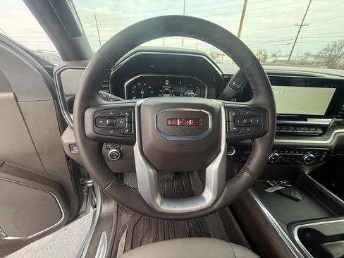 Used 2024 GMC Sierra 2500 SLT w/ SLT Premium Package image 16