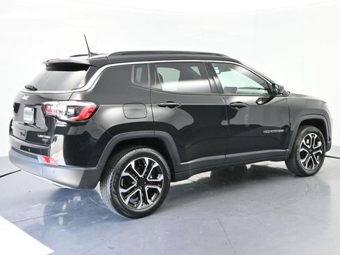 Used 2023 Jeep Compass Limited w/ Sun and Sound Group AWD/4WD image 7