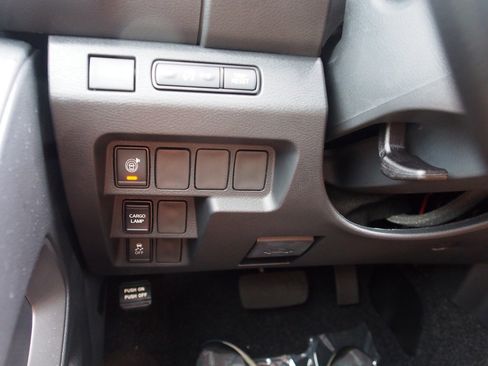 Used 2026 Nissan Frontier SV image 18