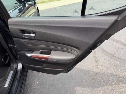 Used 2015 Acura TLX w/ Technology Package FWD image 17
