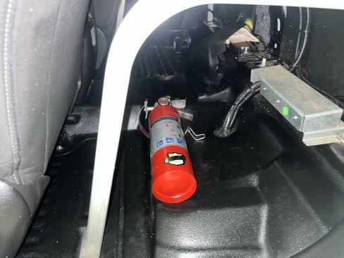 Used 2020 Chevrolet Colorado LT w/ Safety Package image 18