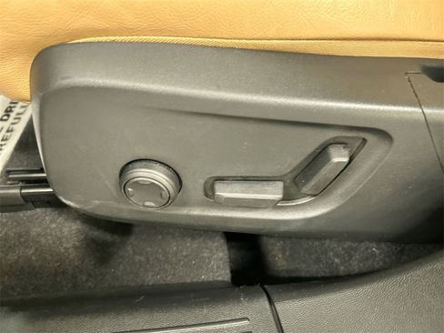 Used 2022 Volvo XC40 T5 Inscription w/ Advanced Package image 10