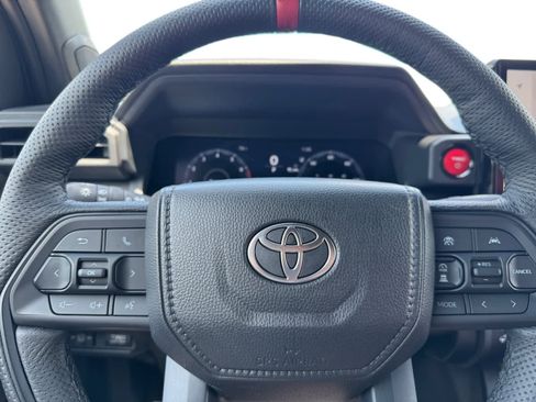 Used 2025 Toyota Tacoma TRD Pro AWD/4WD image 18
