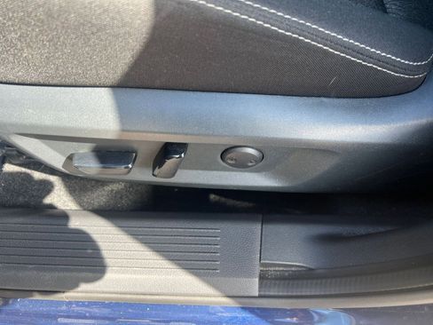 Used 2025 Nissan Rogue SV FWD image 23