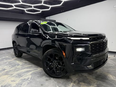 Used 2024 Chevrolet Traverse RS image 6