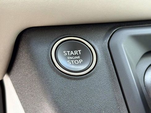 Used 2024 Land Rover Defender 110 X-Dynamic SE AWD/4WD image 28