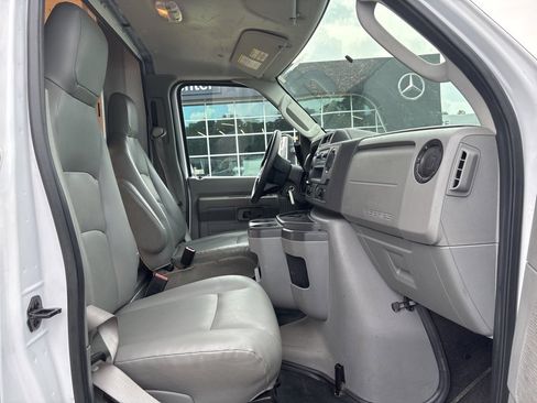 Used 2022 Ford E-350 and Econoline 350 Super Duty w/ Power Windows & Locks Group image 35