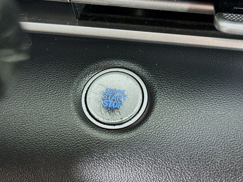 Used 2022 Hyundai Elantra SEL w/ Convenience Package FWD image 20