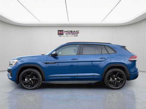 Used 2025 Volkswagen Atlas Cross Sport SEL R-Line image 4