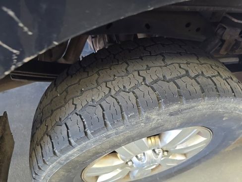 Used 2012 Ford F150 XLT w/ XLT Chrome Pkg image 7