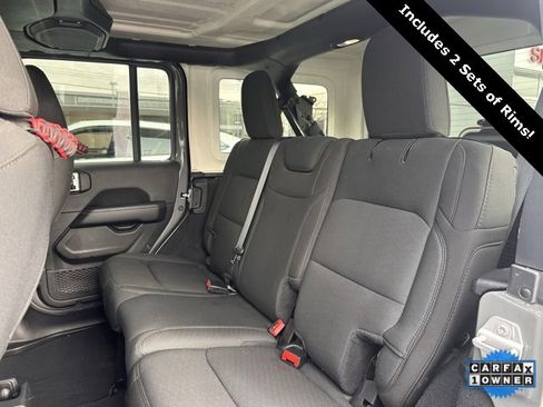 Used 2022 Jeep Wrangler Unlimited Sahara w/ Cold Weather Group image 12