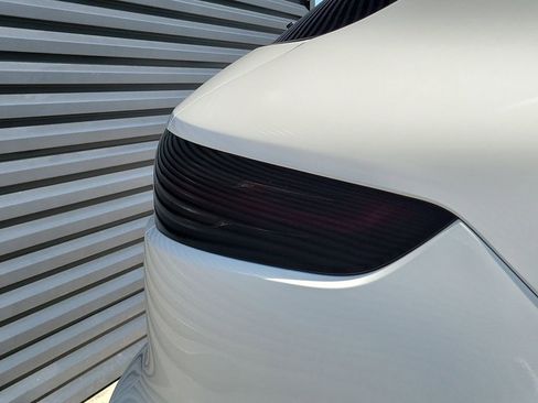 Certified 2023 Porsche Cayenne AWD/4WD image 16