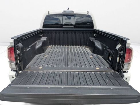 Used 2022 Toyota Tacoma TRD Off-Road w/ Technology Package RWD image 13