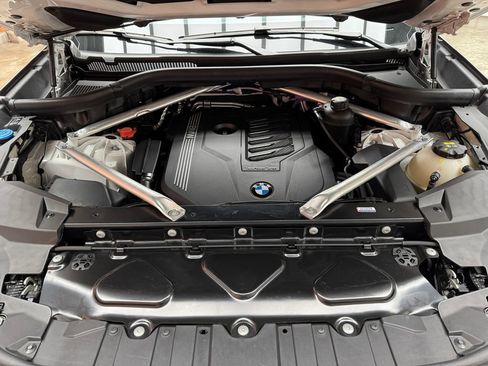 Used 2022 BMW X5 xDrive40i w/ Premium Package AWD/4WD image 30