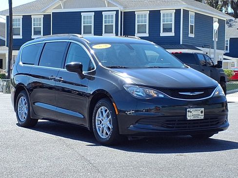 Used 2020 Chrysler Voyager Lxi image 28