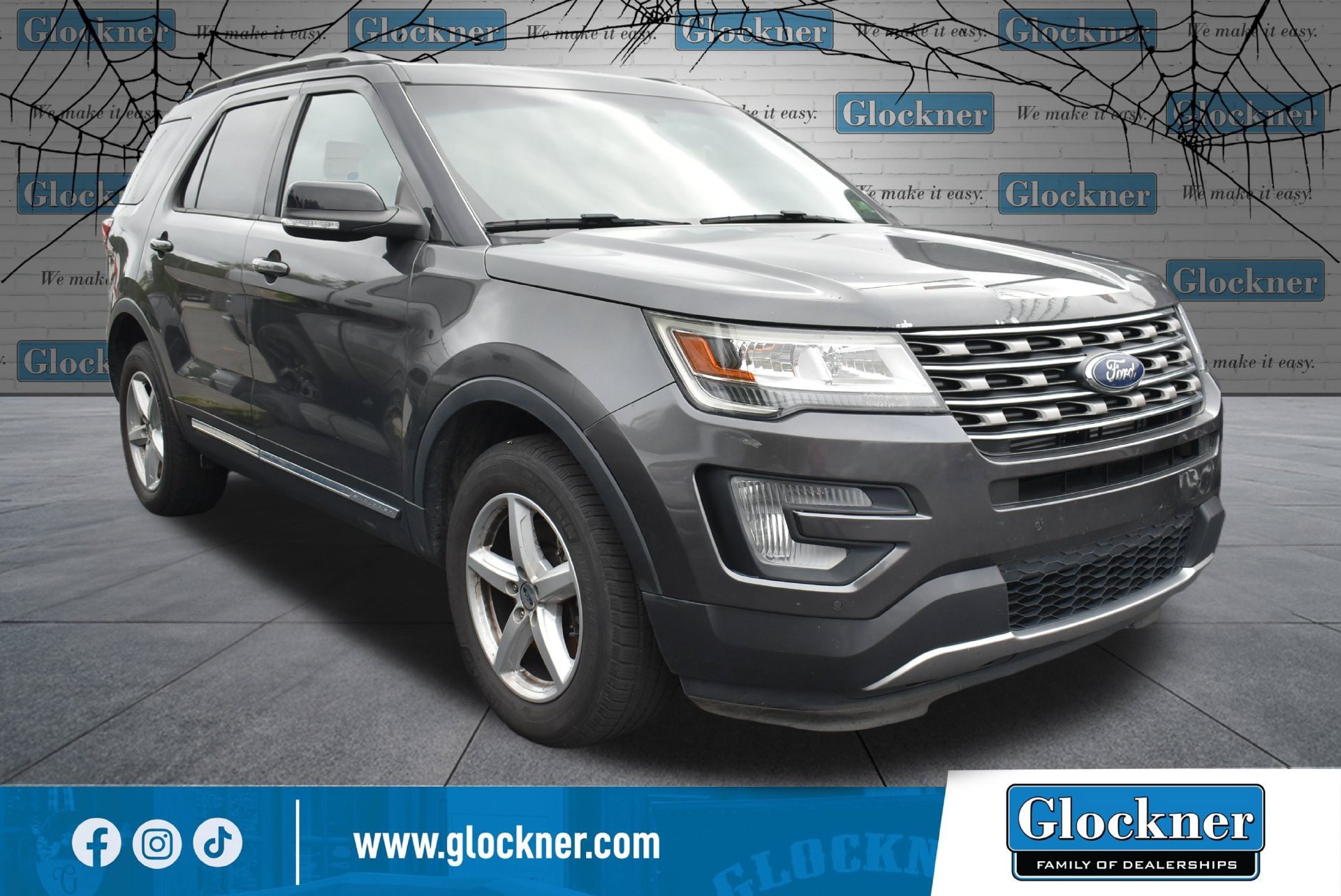 Used 2017 Ford Explorer XLT w/ Equipment Group 202A AWD/4WD image 9