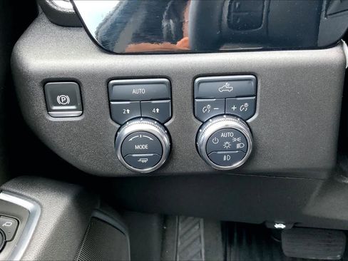 Certified 2025 GMC Sierra 1500 Elevation image 62