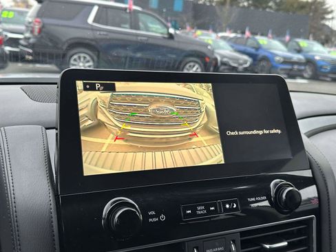 Used 2024 Nissan Armada SV image 28