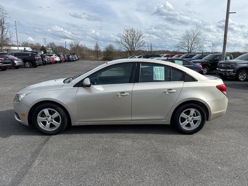 Used 2013 Chevrolet Cruze LT FWD image 4