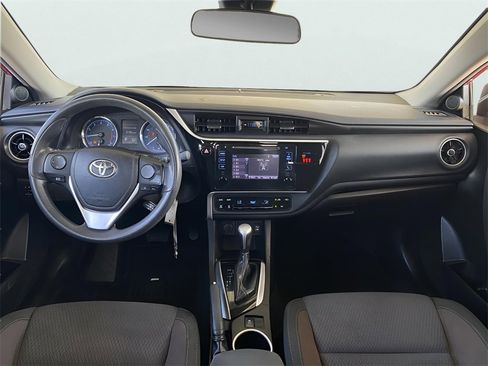 Used 2018 Toyota Corolla LE image 15