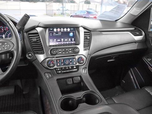 Used 2020 Chevrolet Suburban LT image 23