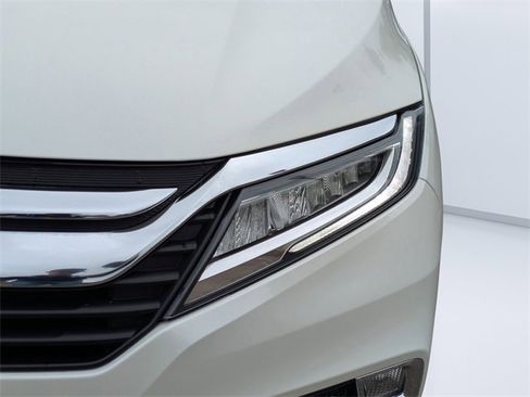 Used 2018 Honda Odyssey Touring image 9