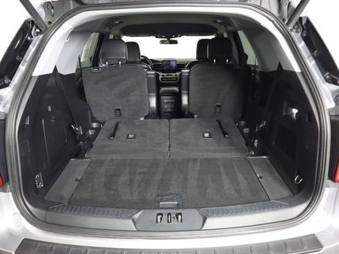 Certified 2020 Ford Explorer XLT w/ Equipment Group 202A AWD/4WD image 56