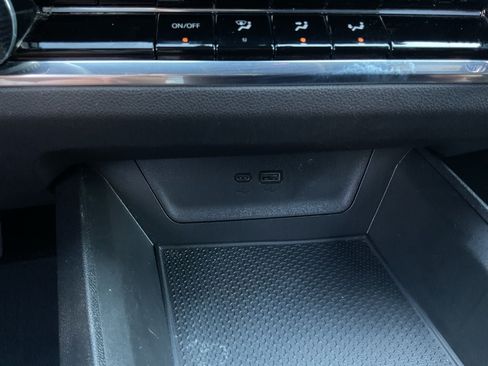 Used 2025 Chevrolet Equinox LT FWD image 17