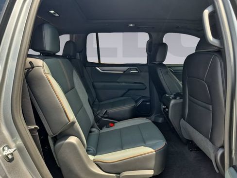 Certified 2026 GMC Acadia AT4 w/ Luxury Package AWD/4WD image 18