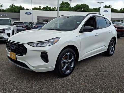 Certified 2023 Ford Escape ST-Line w/ Tech Pack #1 AWD/4WD image 5