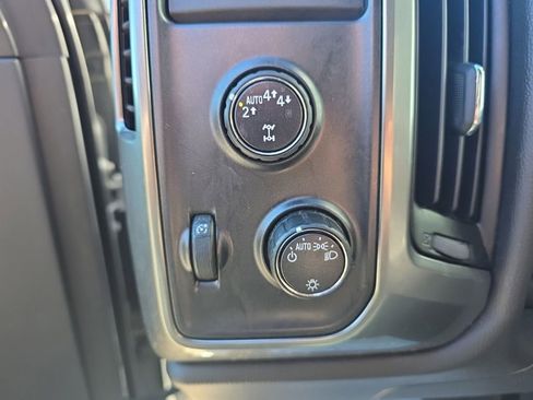 Used 2018 Chevrolet Silverado 1500 LT image 24