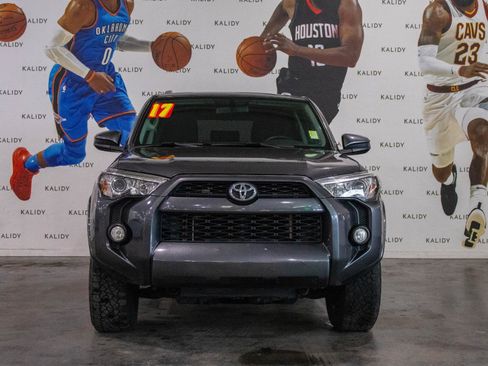 Used 2017 Toyota 4Runner SR5 RWD image 20