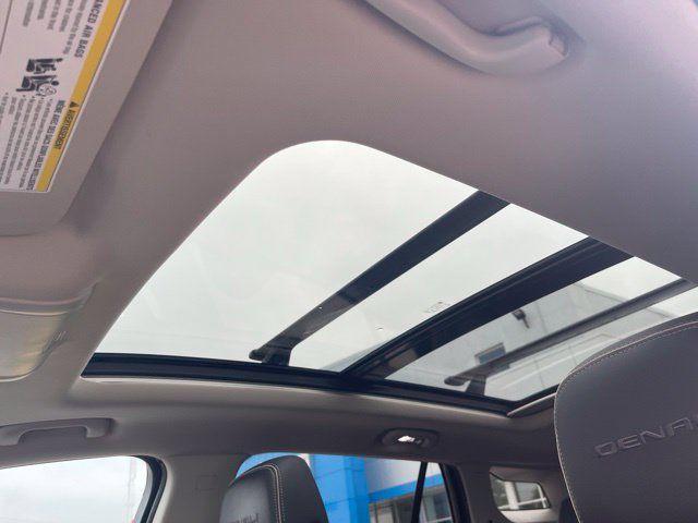 Used 2018 GMC Terrain Denali w/ LPO, 'HIT The Road' Package AWD/4WD image 7
