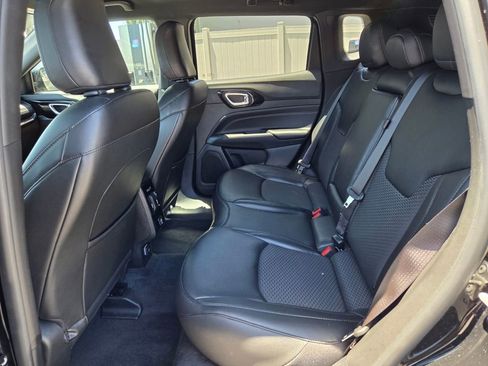 Used 2022 Jeep Compass Latitude AWD/4WD image 14