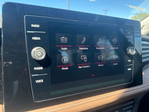 New 2026 Volkswagen Jetta SEL FWD image 9