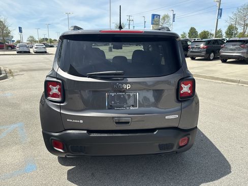 Used 2019 Jeep Renegade Latitude w/ Popular Equipment Group image 6