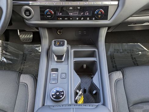 New 2026 Nissan Pathfinder S image 18