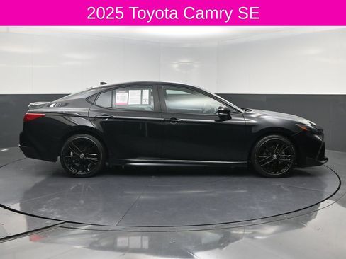 Used 2025 Toyota Camry SE w/ Convenience Package FWD image 4
