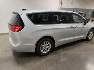 Used 2024 Chrysler Pacifica Touring-L FWD video 3