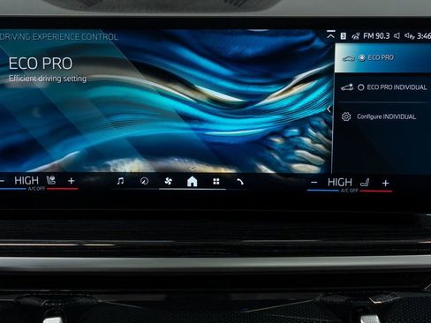 Used 2025 BMW X6 xDrive40i w/ Climate Comfort Package image 28