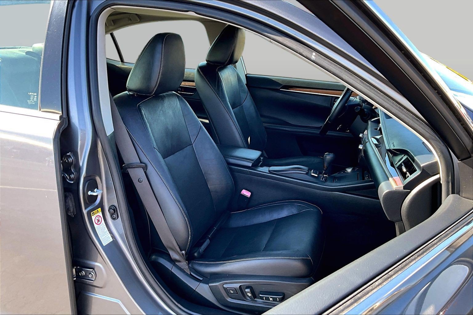 Used 2015 Lexus ES 350 w/ Luxury Package FWD image 7