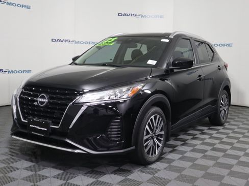 Used 2023 Nissan Kicks SV FWD image 11