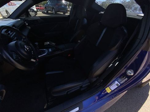 Used 2023 Toyota GR86 Premium w/ ALL Weather Mat Package (TMS) RWD image 11