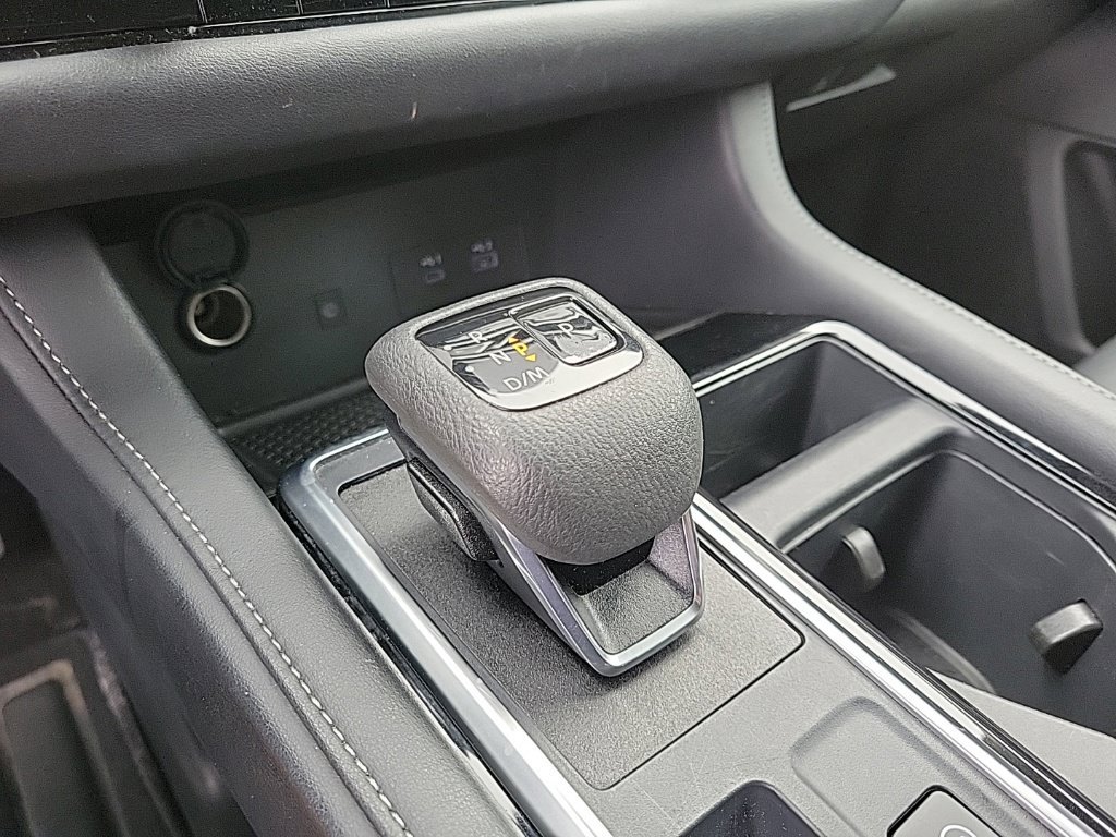 Used 2025 Nissan Pathfinder SL AWD/4WD image 29