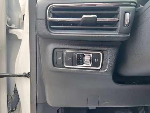 Used 2023 Lincoln Corsair Reserve w/ Equipment Group 201A image 24