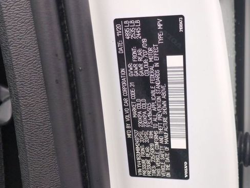 Used 2021 Volvo XC40 T5 R-Design image 43